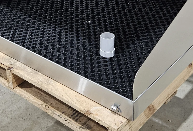 Made to rest on your IBC: close-up of the actual product